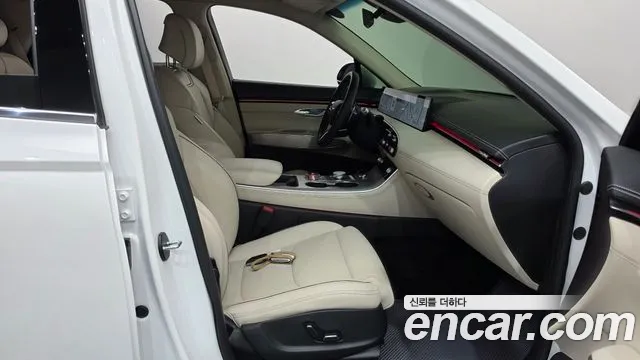 Genesis GV70 — Фото автомобиля 16