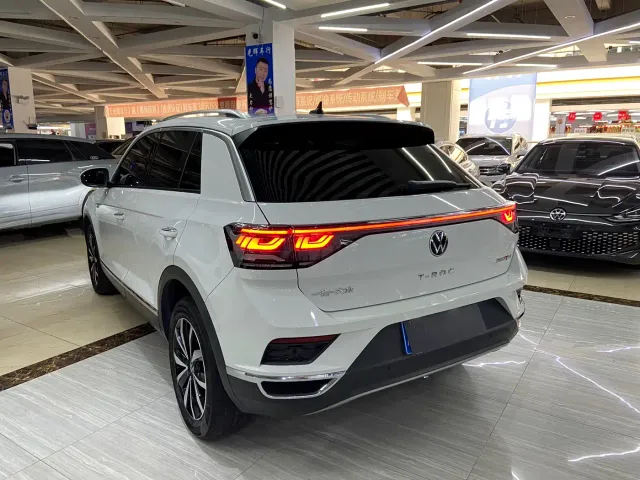 Volkswagen T-Roc — Фото автомобиля 6