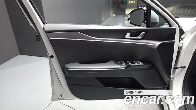Kia K5 Новый K5 3 поколение 2.0 LPi(Для проката) — Фото автомобиля 24