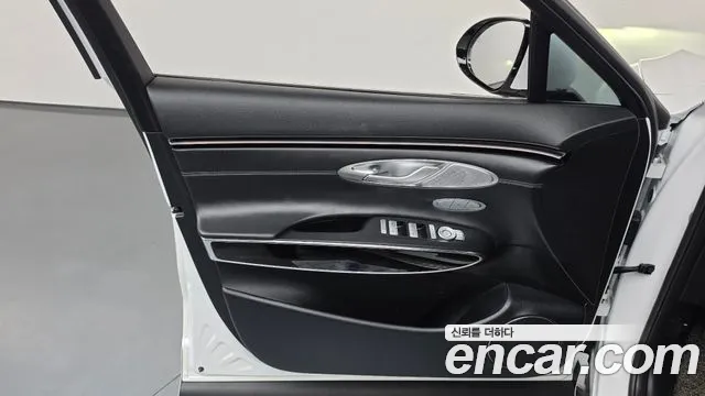 Genesis GV70 — Фото автомобиля 13