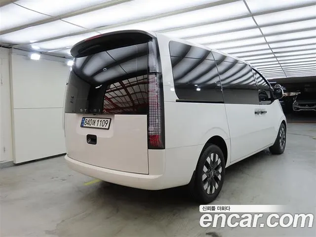 Hyundai Staria Staria — Фото автомобиля 4