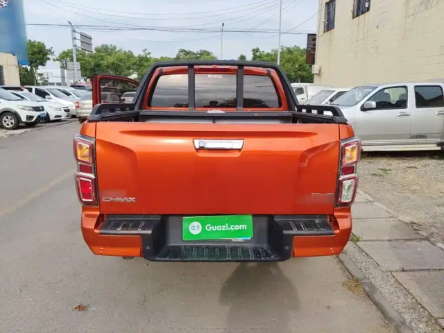 Isuzu D-MAX — Фото автомобиля 5