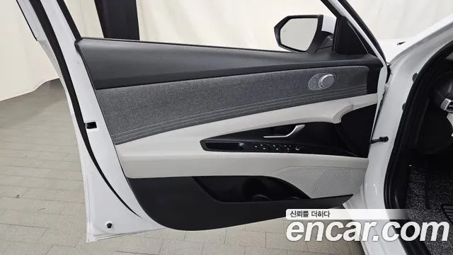 Hyundai AVANTE Avante (CN7) — Фото автомобиля 24