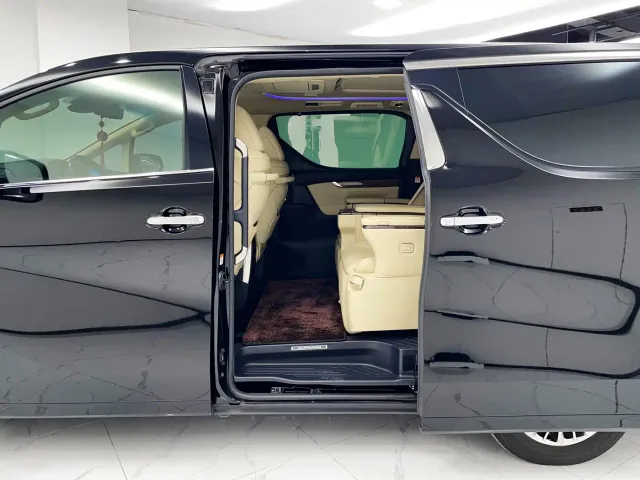 Toyota Alphard — Фото автомобиля 15