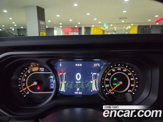 Jeep Wrangler JL — Фото автомобиля 10