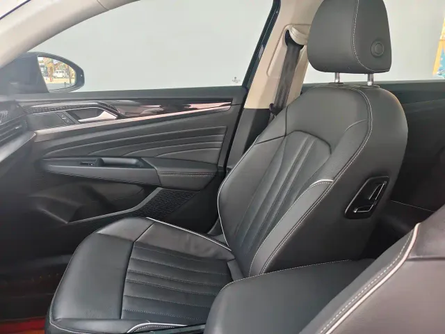 Volkswagen Passat — Фото автомобиля 5