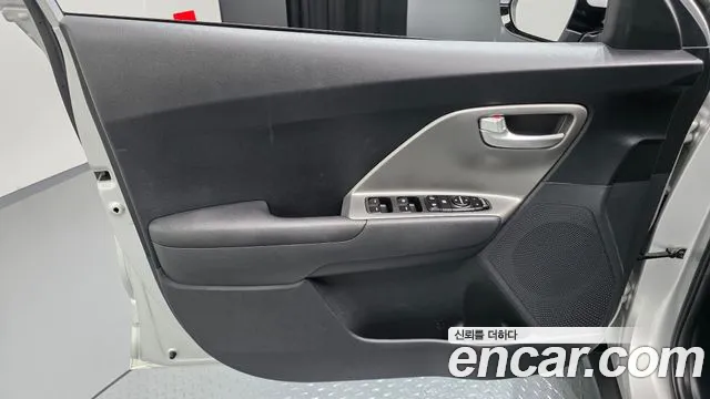 Kia Niro Niro Plus Air — Фото автомобиля 23