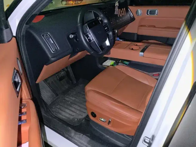 Li Auto L6 — Фото автомобиля 9