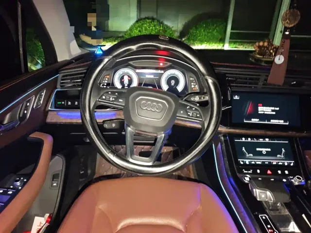 Audi Q7 — Фото автомобиля 11