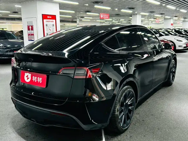 Tesla Model Y — Фото автомобиля 4
