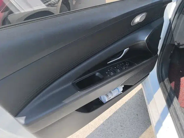 Hyundai Elantra — Фото автомобиля 7