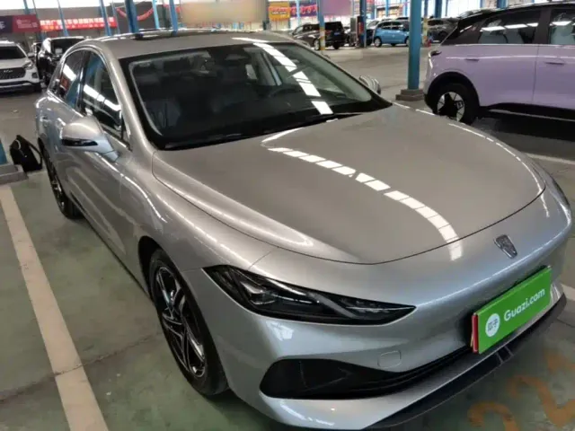 Roewe D7 — Фото автомобиля 3