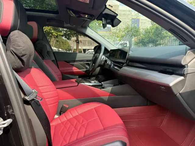 BMW 5 Series — Фото автомобиля 12