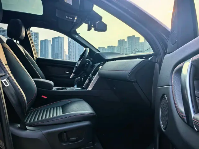 Land Rover Discovery Sport — Фото автомобиля 6