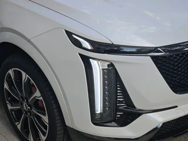 Cadillac XT5 — Фото автомобиля 8
