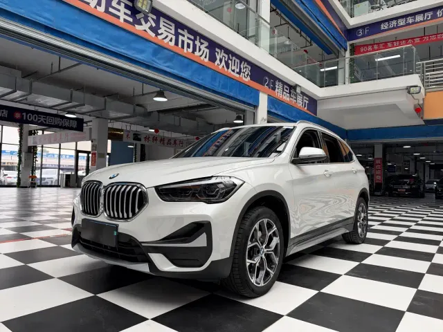 Фотография автомобиля — BMW X1