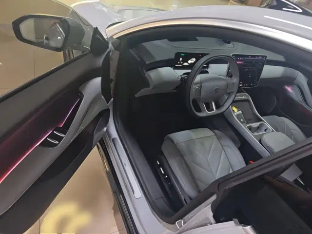 Nio ET5 Touring — Фото автомобиля 15