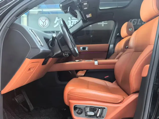 Li Auto L7 — Фото автомобиля 8