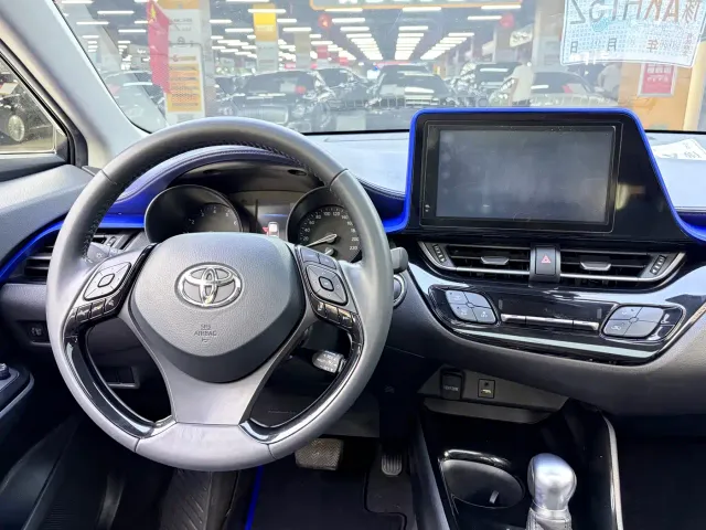 Toyota C-HR — Фото автомобиля 6