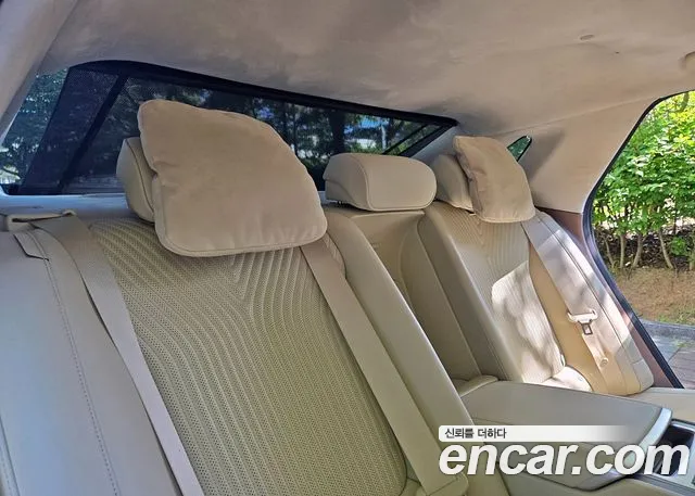 Hyundai Grandeur Grandeur (GN7) 2.5 Бензин 2WD — Фото автомобиля 12