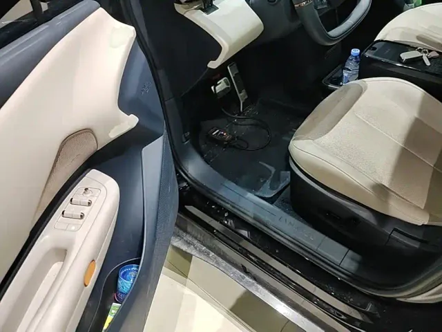 Lynk & Co Z20 — Фото автомобиля 15