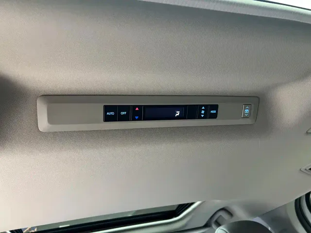 Toyota Granvia — Фото автомобиля 17