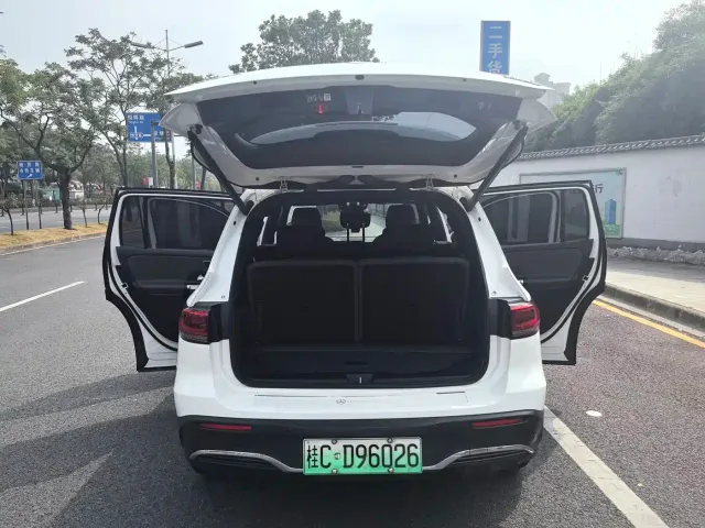 Mercedes-Benz EQB — Фото автомобиля 13