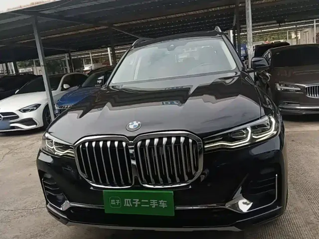 BMW X7 — Фото автомобиля 2