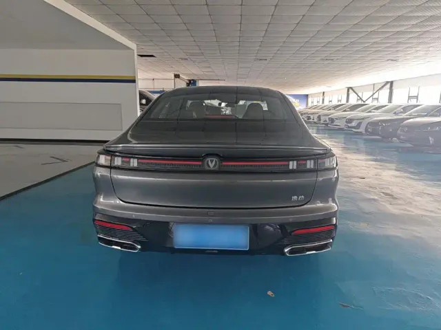 Changan Eado — Фото автомобиля 9
