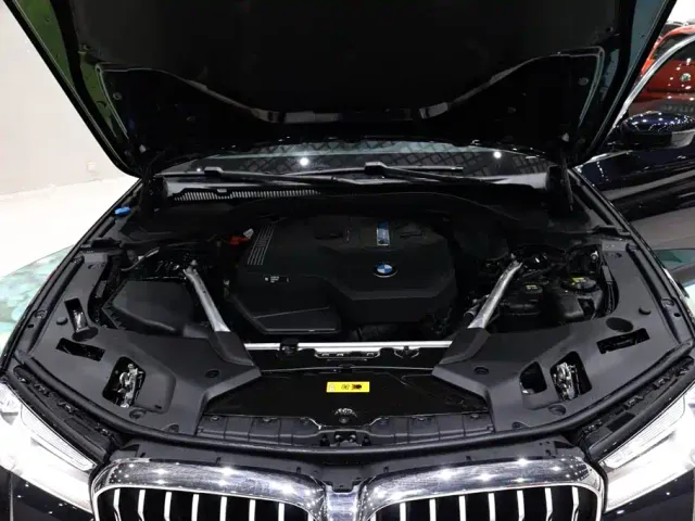 BMW 5 Series — Фото автомобиля 26