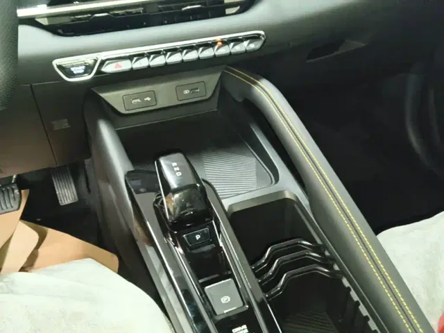 Geely Binyue — Фото автомобиля 13