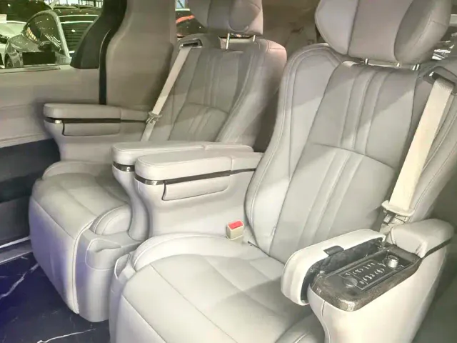 Toyota Granvia — Фото автомобиля 8