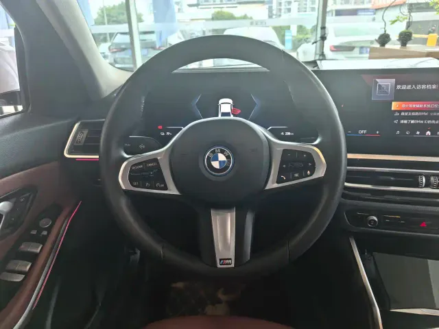 BMW i3 — Фото автомобиля 12