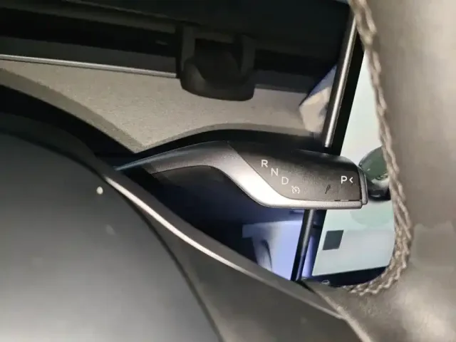 Tesla Model Y 2023 Long Range All-Wheel Drive Edition — Фото автомобиля 6