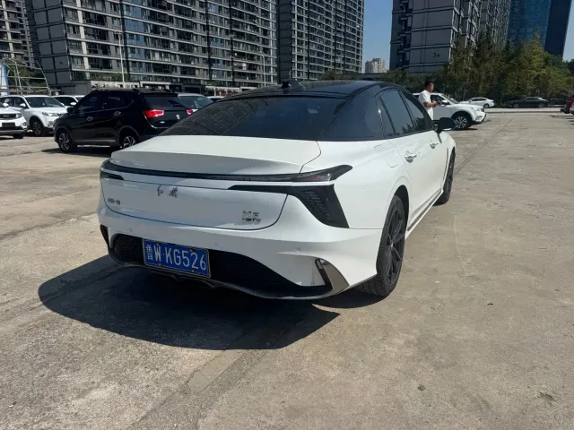 Hongqi H6 — Фото автомобиля 8