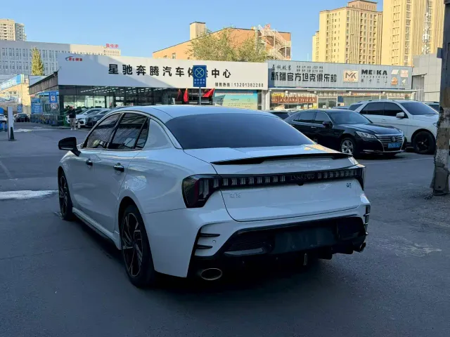 Lynk & Co 03 — Фото автомобиля 9