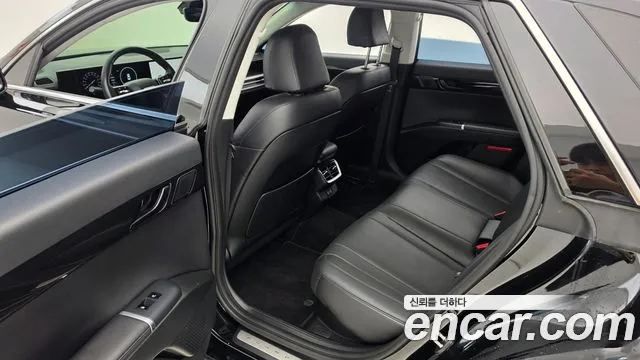 Hyundai Grandeur GN7 — Фото автомобиля 12