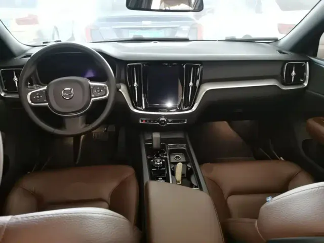Volvo S60 — Фото автомобиля 9
