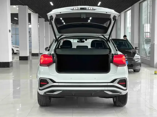 Audi Q2L — Фото автомобиля 17