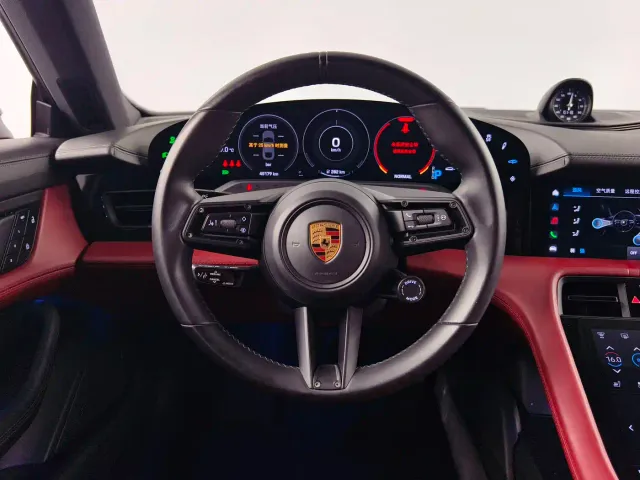 Porsche Taycan — Фото автомобиля 15