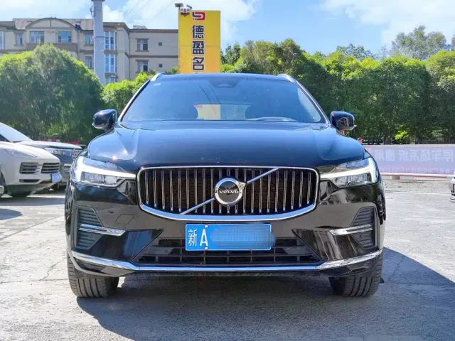 Volvo XC60 — Фото автомобиля 2