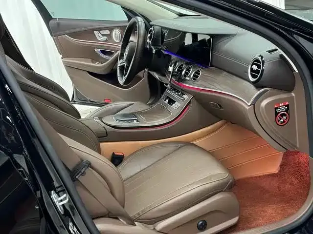 Mercedes-Benz E-Class — Фото автомобиля 10