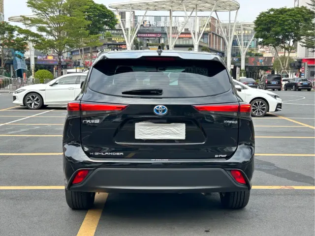 Toyota Highlander — Фото автомобиля 7