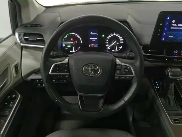 Toyota Granvia — Фото автомобиля 11