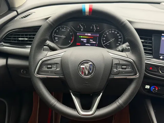 Buick Regal — Фото автомобиля 9