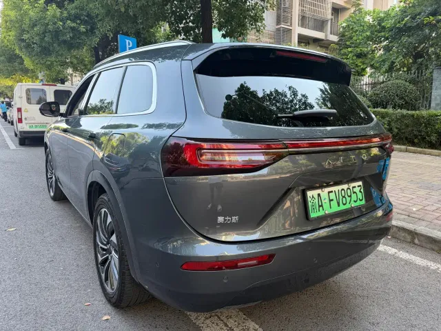 Aito M7 — Фото автомобиля 6
