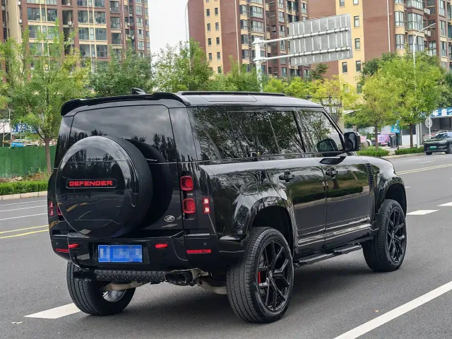 Land Rover Defender — Фото автомобиля 24