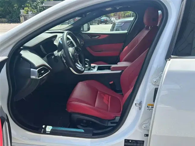 Jaguar XEL — Фото автомобиля 22