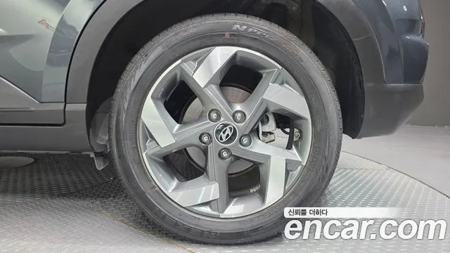 Hyundai Venue — Фото автомобиля 5