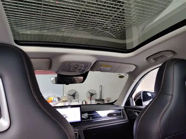 Roewe RX5 — Фото автомобиля 13